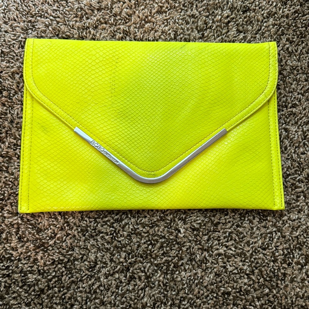 BCBGeneration Lime clutch